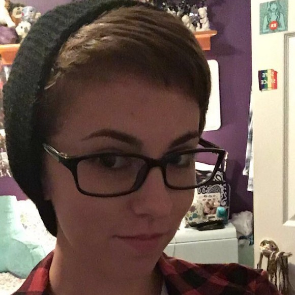 Meet your Posher, Jessy - Picture 1 of 1